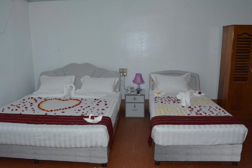 Myat Nan Taw Hotel Loikaw Exteriör bild