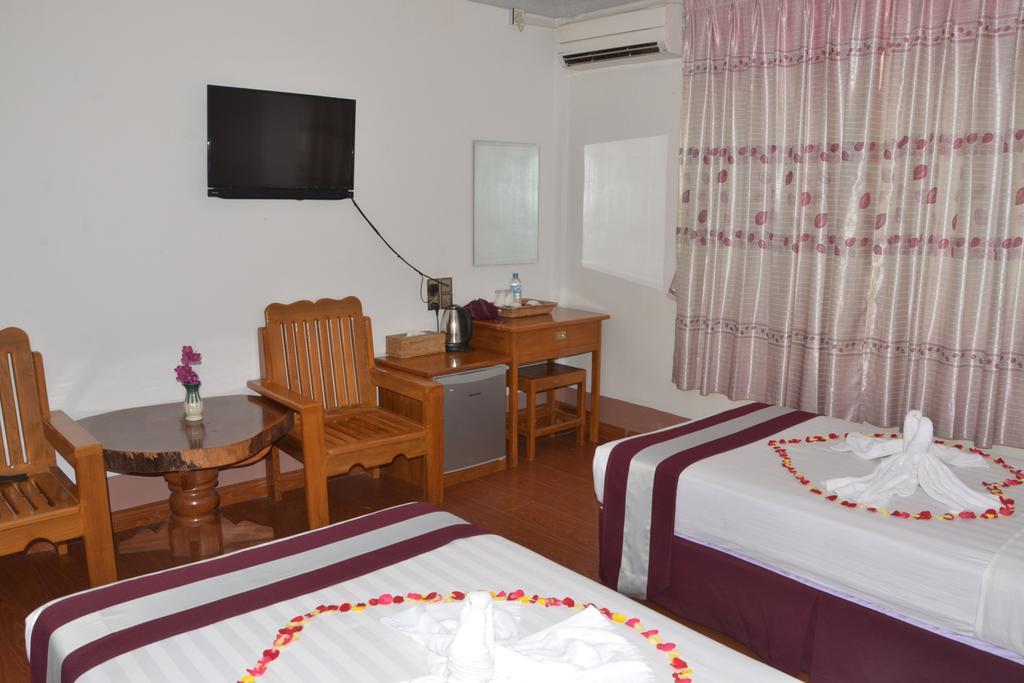Myat Nan Taw Hotel Loikaw Exteriör bild