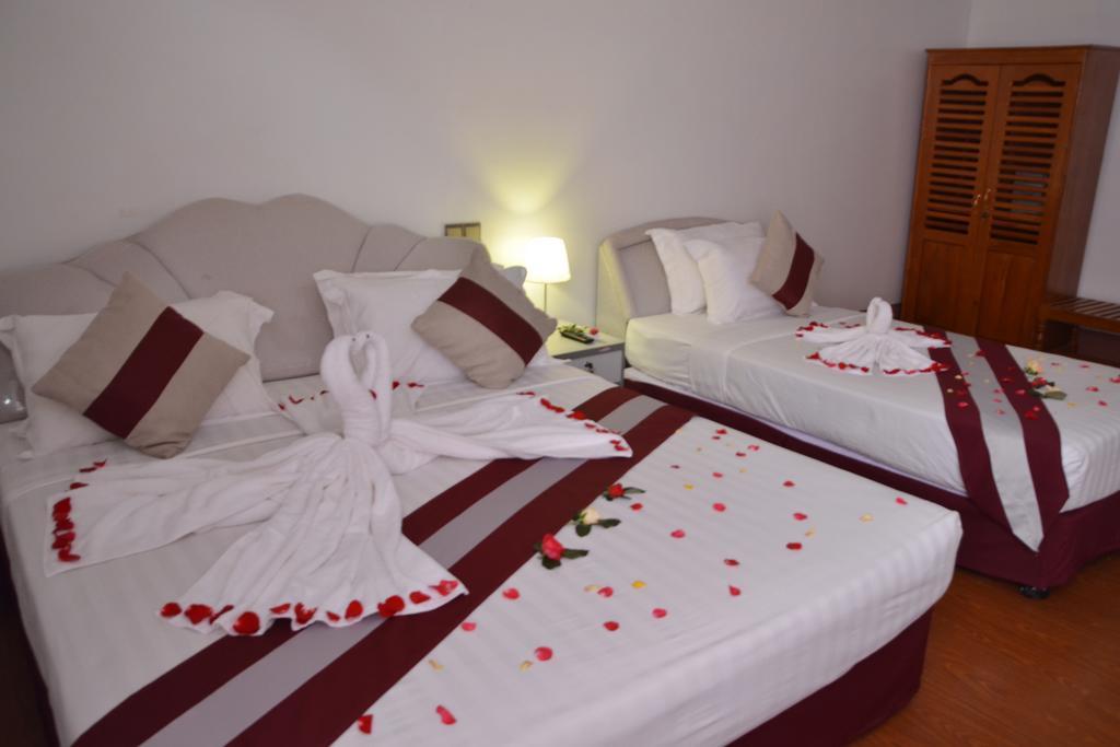 Myat Nan Taw Hotel Loikaw Exteriör bild